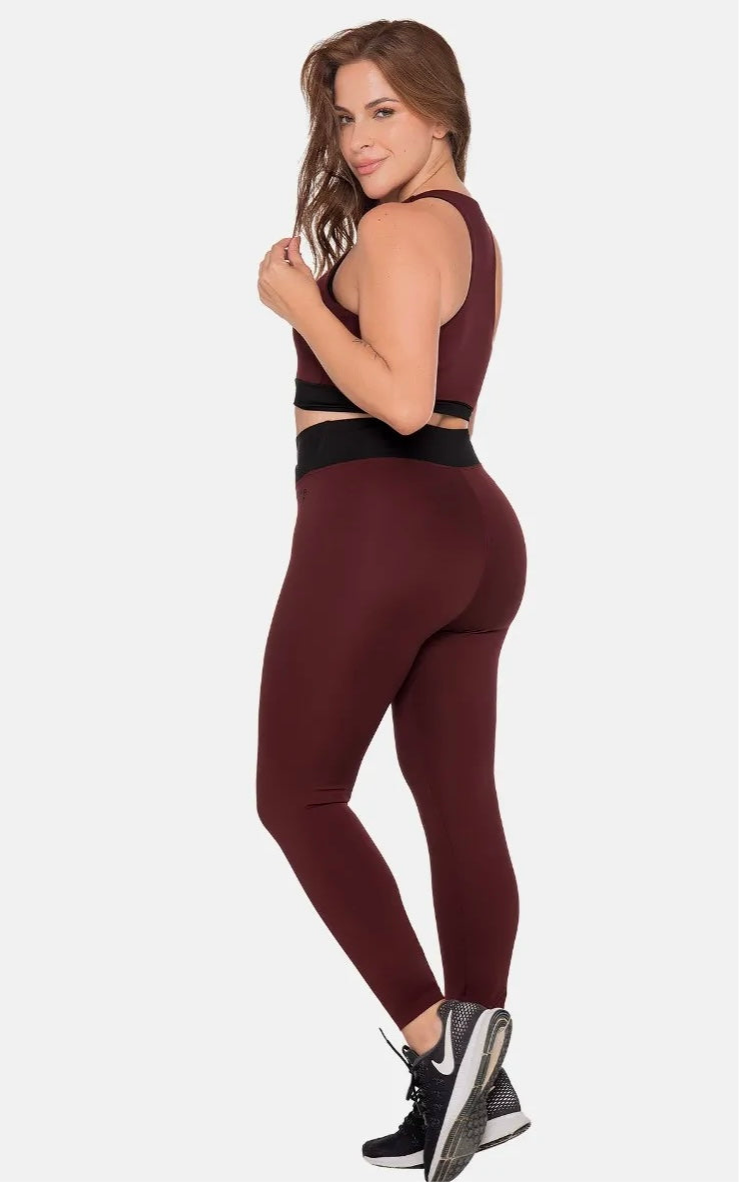 Two Tone V Cut Set