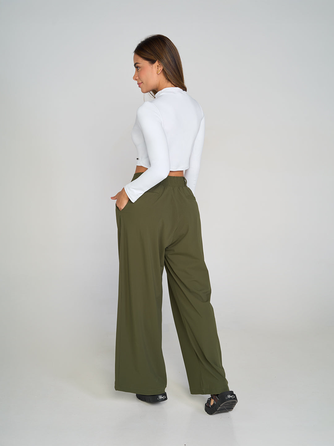 Élite White Crop Top